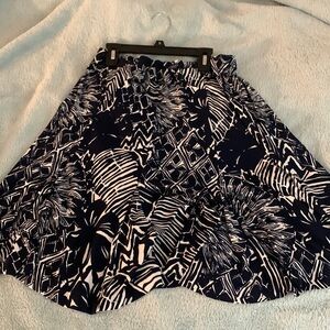 Chaps Lauren skirt women’s size large like new black white abstract